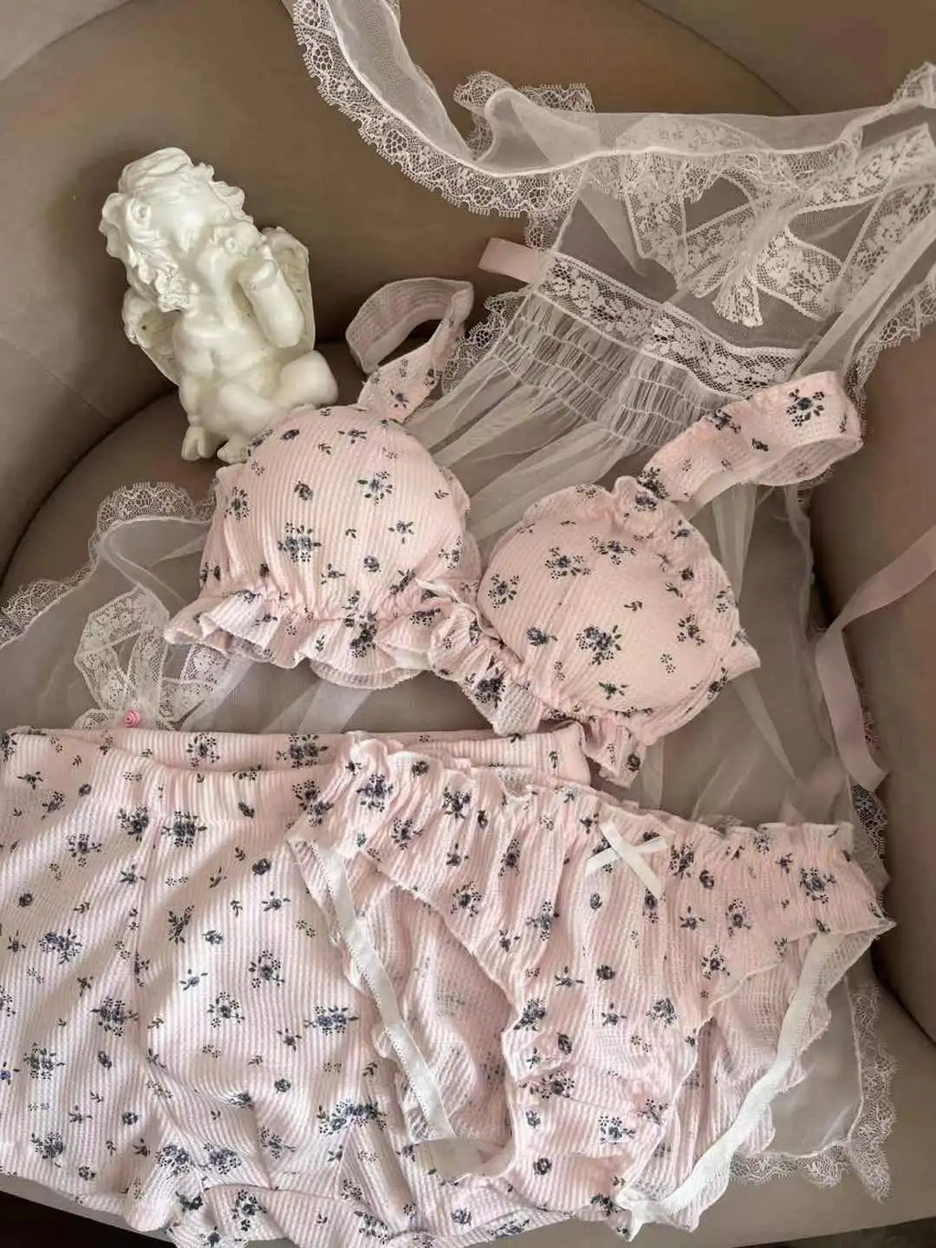 Embroidered ruffled shell pendant bra underwear cute sweet no steel ring bra panties set fresh bow triangle cup girl lingerie