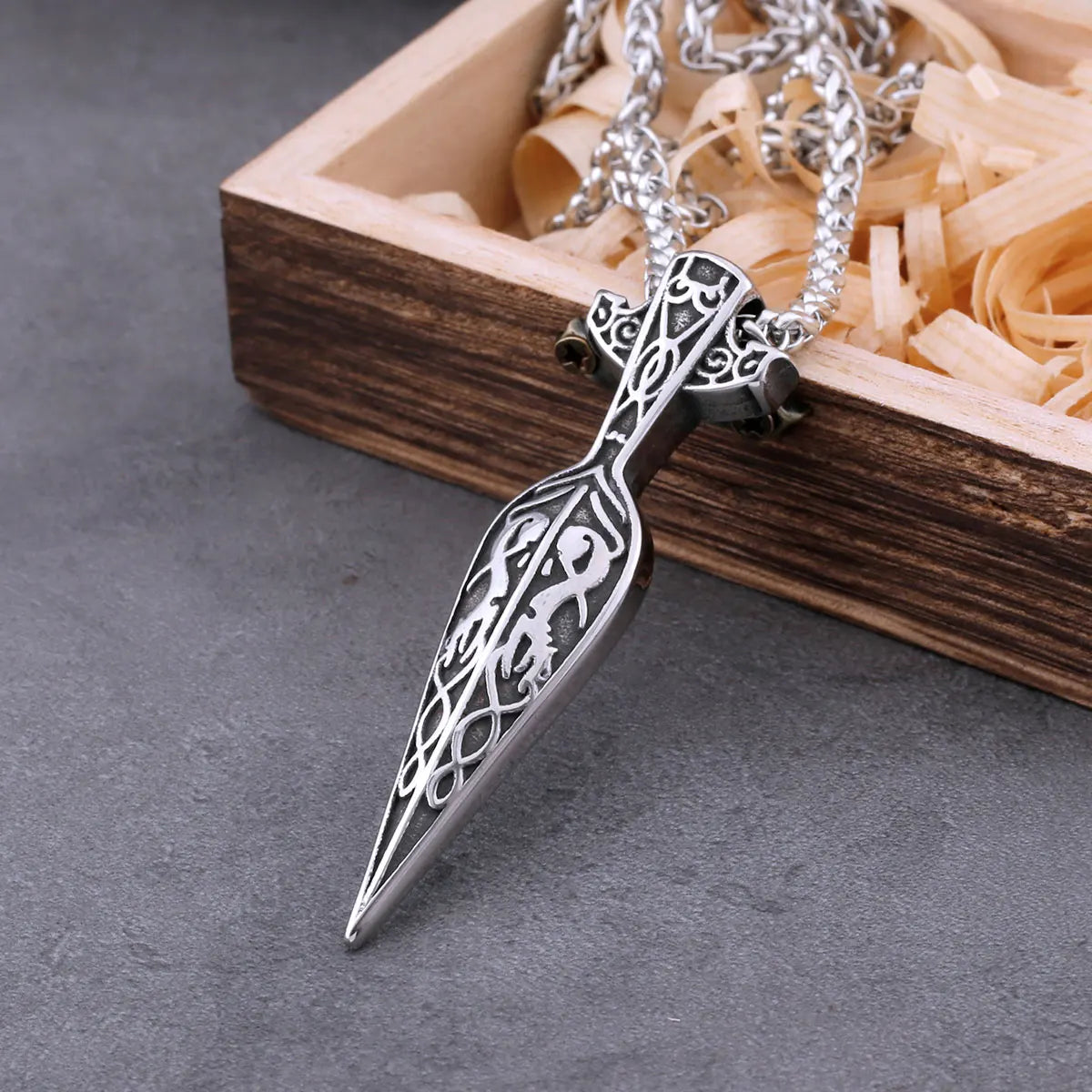 Fashion Viking Spartan Warrior Spear Necklace Men Nordic Amulet Vintage Pendant Necklace Hip Hop Stainless Steel Jewelry