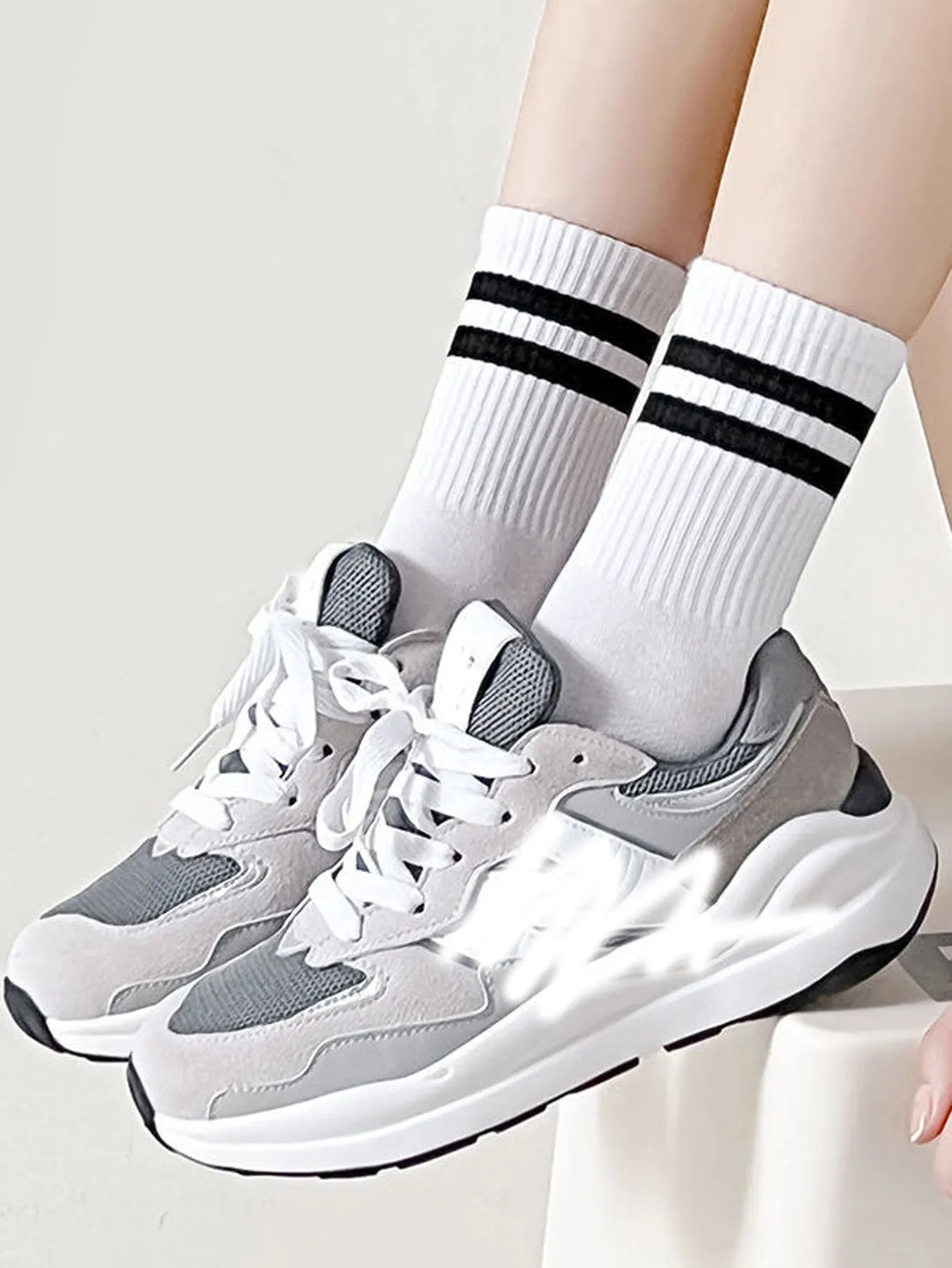 6 Pairs Women's High Tube Mid Length Stockings Set in Pure Black And White With Parallel Bars Popular and Sweat Absorption