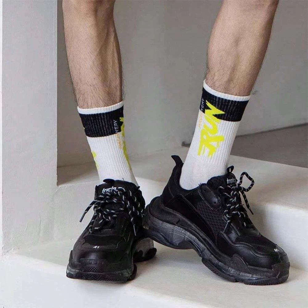 5/10/20 Pairs Men Color Blocked Round Neck Mid Tube Socks Sweat Wicking Breathable All Season Basketball Sports Casual Socks