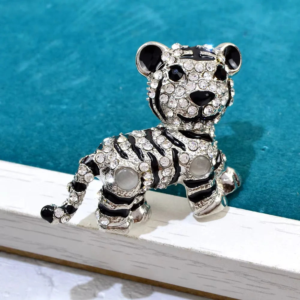 CINDY XIANG New Vivid Enamel Tiger Brooches For Women And Men Cute Animal Rhinestone Pins Brooch Kids Jewelry Gifts